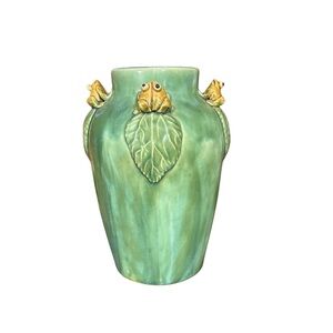 Green Ceramic Frog and Leaf Vase | Whimsical Cottagecore Home Decor